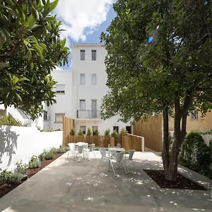 https://cozy-lisbon-graca.hotels-lisbon-portugal.com